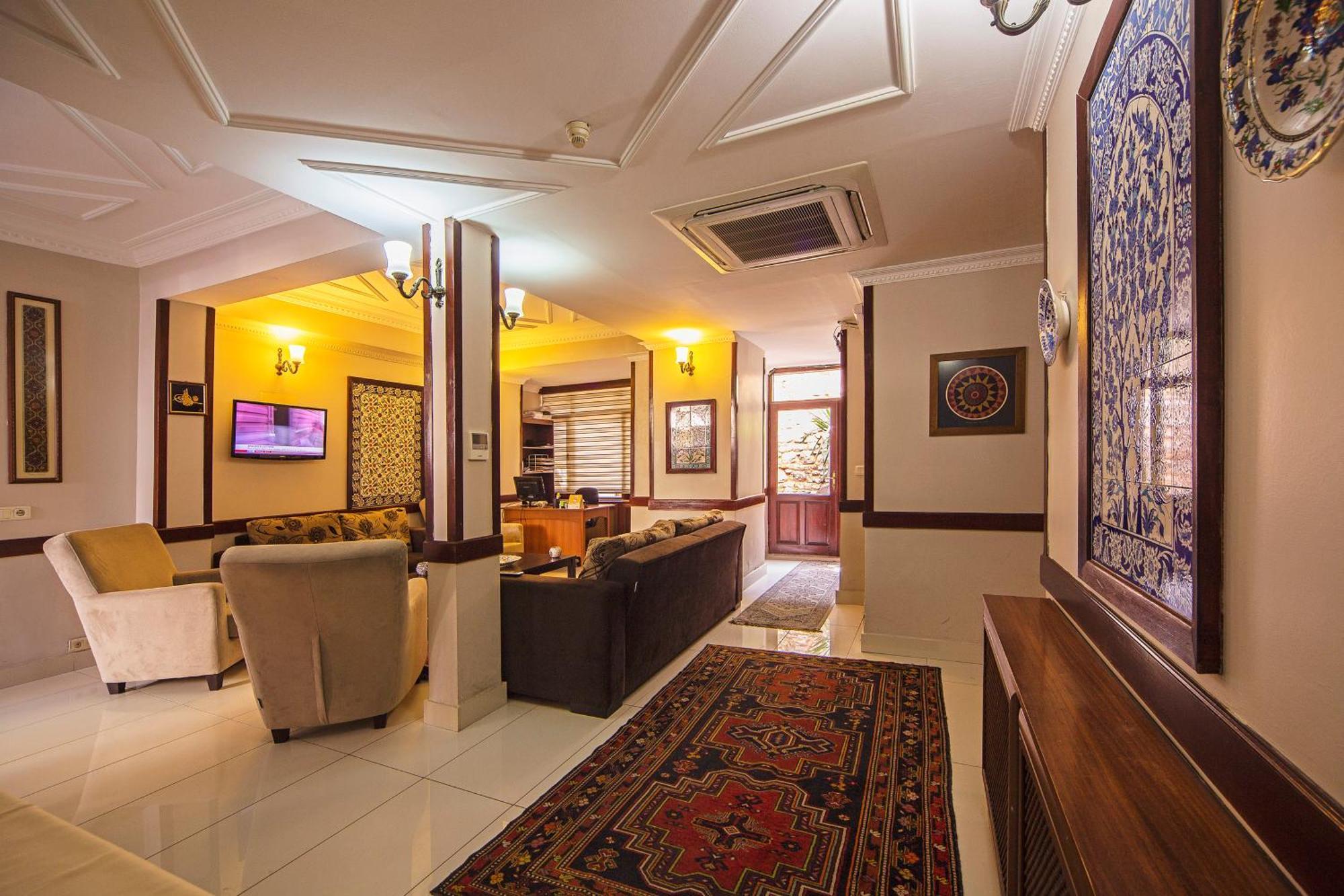 Hippodrome Hotel — Photos 1